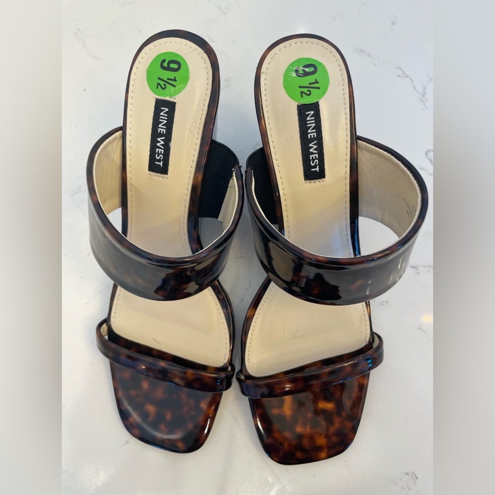 NWT Nine West Tortoise Shell Thick Strap Wedges - Picture 2 of 12